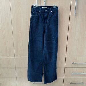 Levi’s Ribcage Corduroy 26